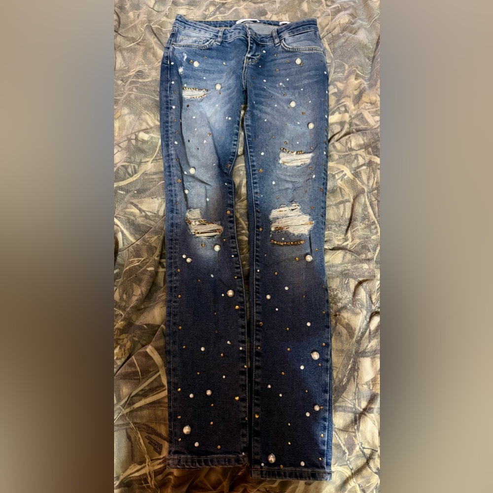 GUESS - ✨RARE✨ Bead-embellished skinny fit jeans- Size 24